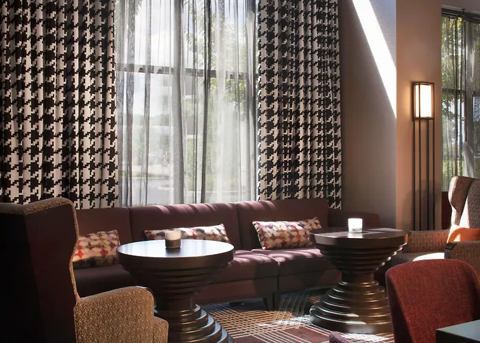 Hampton & Columbus-easton Area Hotel
