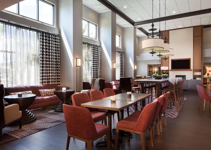 Hampton & Columbus-easton Area Hotel