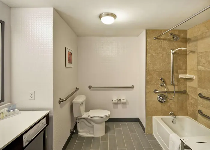 Hampton & Columbus-easton Area Hotel 3*