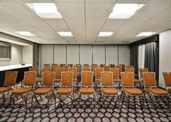 Hotel Hampton & Columbus-easton Area
