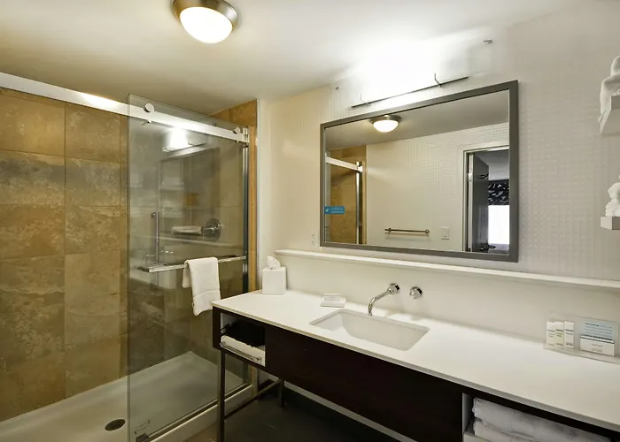 Hampton & Columbus-easton Area 3*
